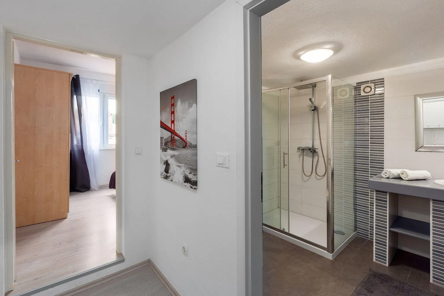 Modernes Apartment Nur 300 Meter Zum Strand Mit Terrasse, Privatparkplatz, Wifi Porec
