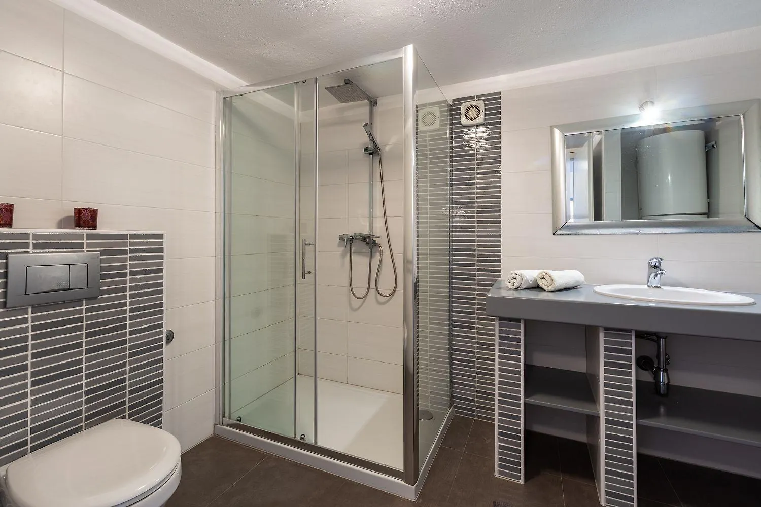 Modernes Apartment Nur 300 Meter Zum Strand Mit Terrasse, Privatparkplatz, Wifi 波雷奇